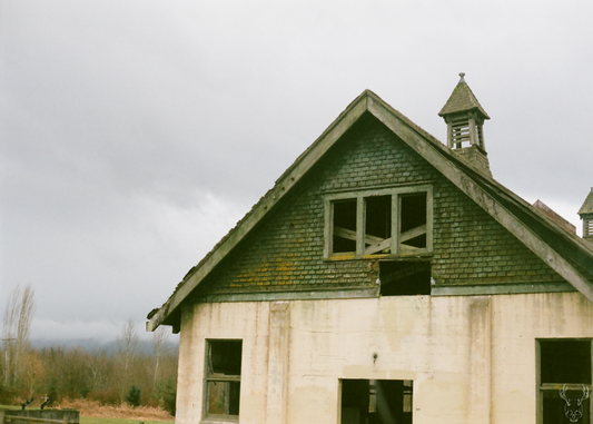 weather-worn building - 5x7 photo print